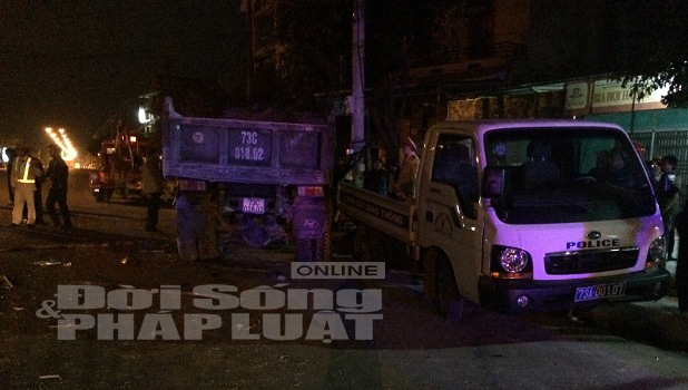 Xe công vụ CSGT bị đâm văng 15m, nhiều cán bộ chiến sỹ thoát nạn